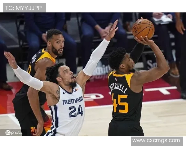 灰熊与爵士激战正酣精彩直播全程回顾与分析