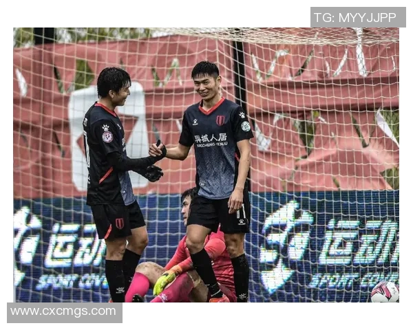 山东鲁能迎战大连哈尔滨全力争胜展现球队实力与斗志